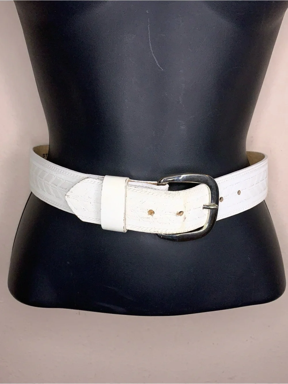 Vintage 24 Waist White Leather Belt Western Womens 90s Styled By Gino